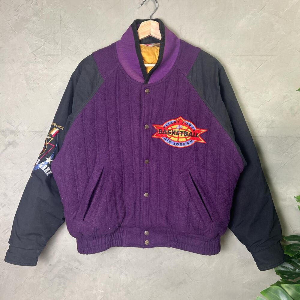Nike Air Jordan 1992 Vintage Flight Force Medium Basketball Varsity Jacket - Picture 1 of 6